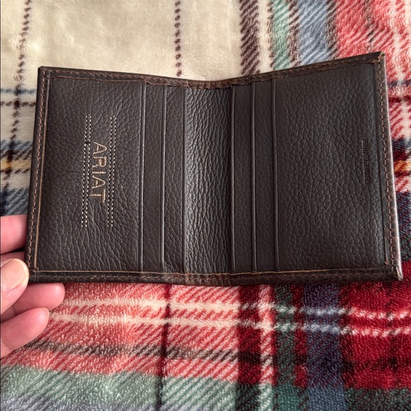 ARIAT PERFORMANCE WORK DARK BROWN FRONT POCKET MONEY CLIP BI-FOLD WALLET - Picture 3 of 3